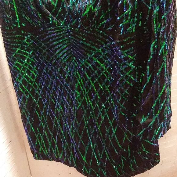 For Curvy Girls. Sequined Knit Mini NWT - Picture 2 of 14